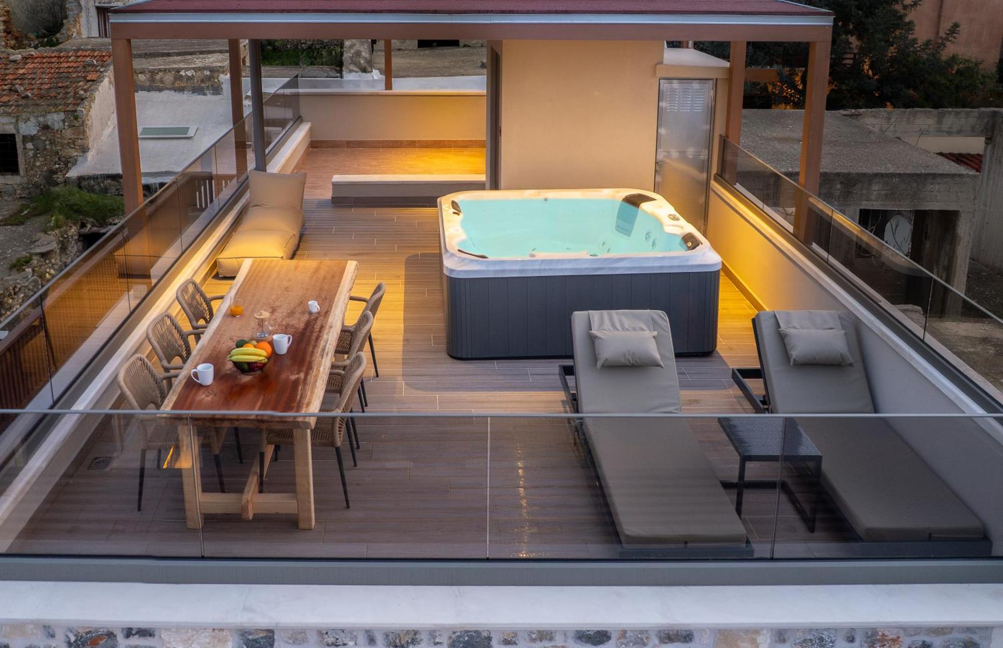 Villa Nicole - Private Pool & Rooftop Jacuzzi Chersonissos Buitenkant foto