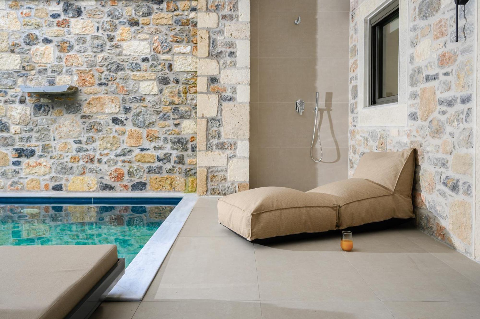Villa Nicole - Private Pool & Rooftop Jacuzzi Chersonissos Buitenkant foto